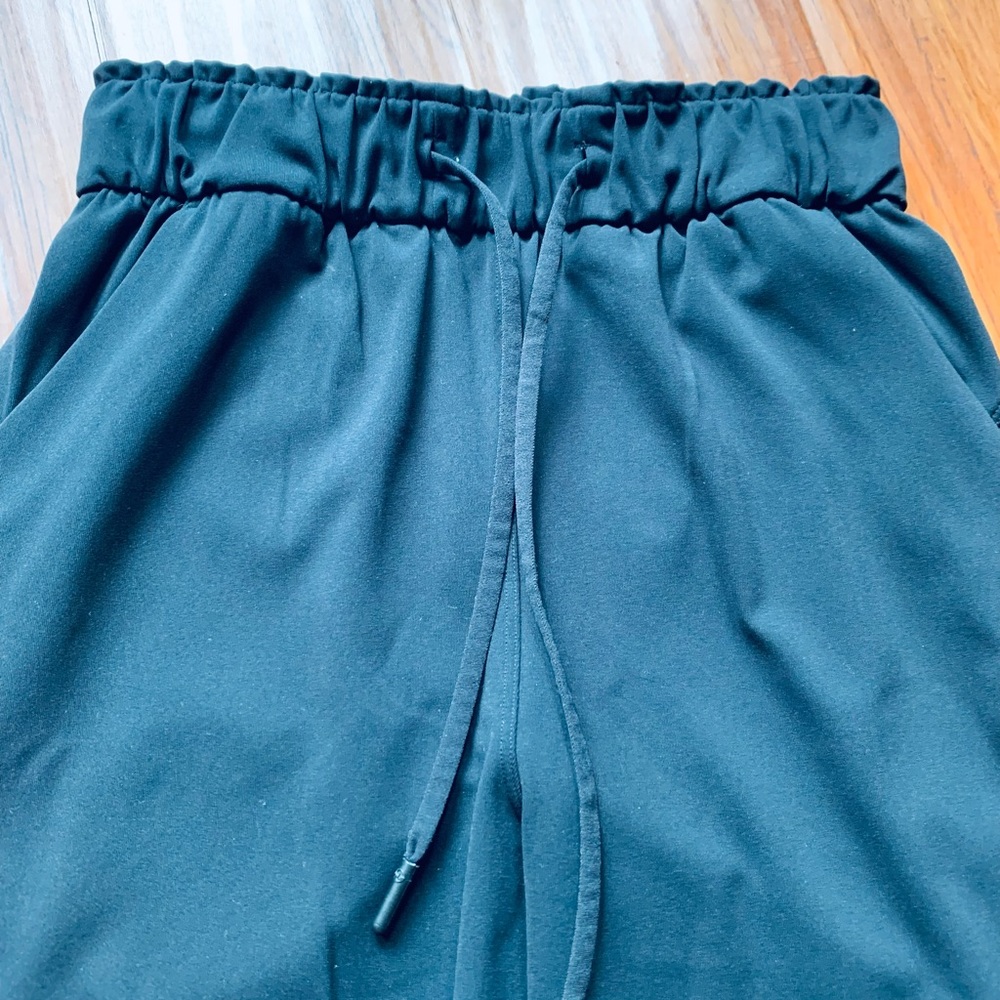 Lululemon Athletic Keep Moving HR Pants.
